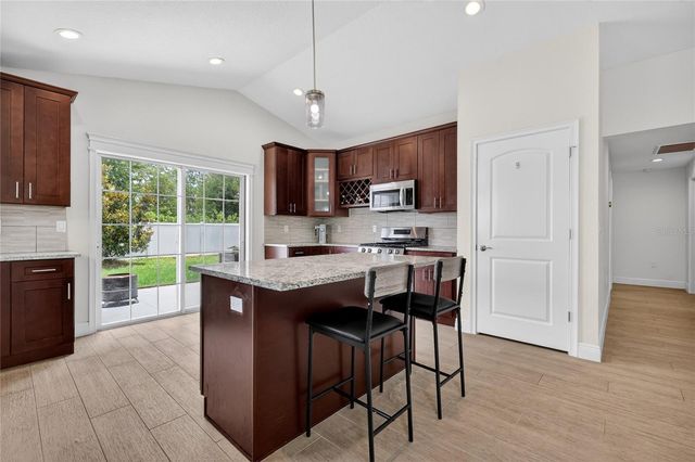 12591 NE 49TH DRIVE, Oxford, FL 34484