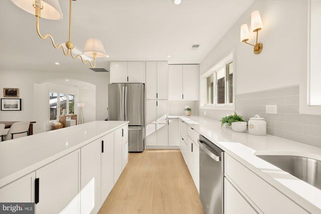 5512 FISKE PL, Alexandria, VA 22312