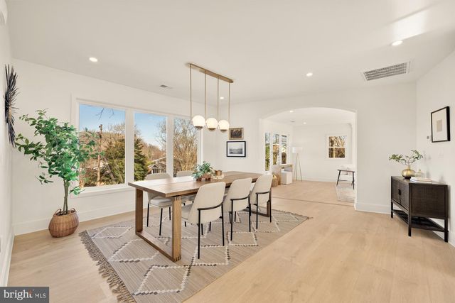 5512 FISKE PL, Alexandria, VA 22312