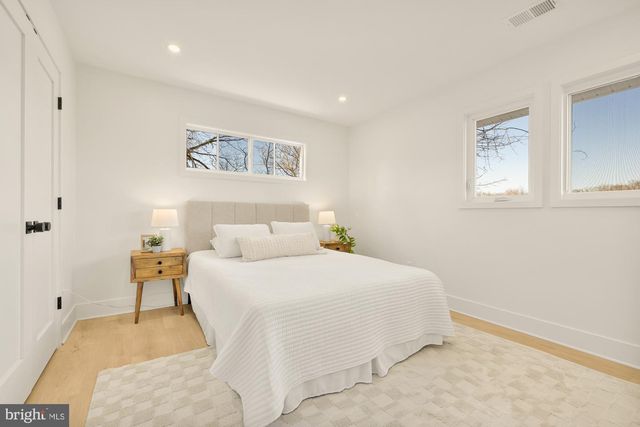 5512 FISKE PL, Alexandria, VA 22312