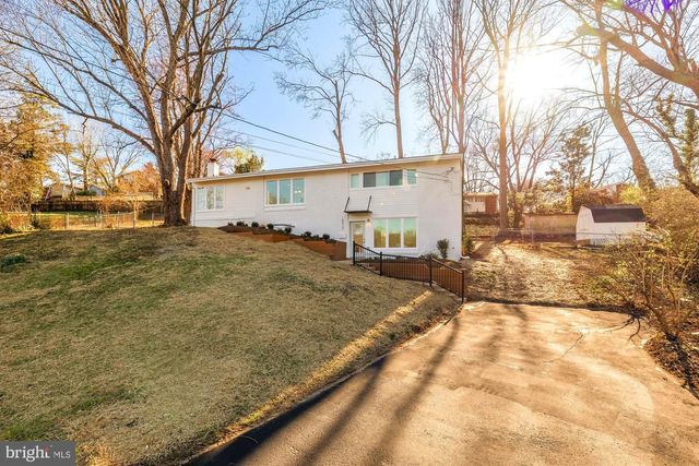 5512 FISKE PL, Alexandria, VA 22312