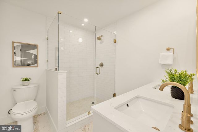 5512 FISKE PL, Alexandria, VA 22312