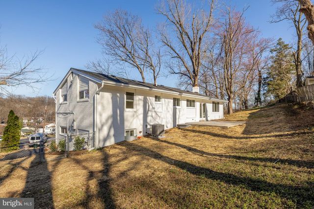 5512 FISKE PL, Alexandria, VA 22312