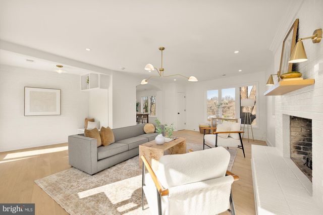 5512 FISKE PL, Alexandria, VA 22312