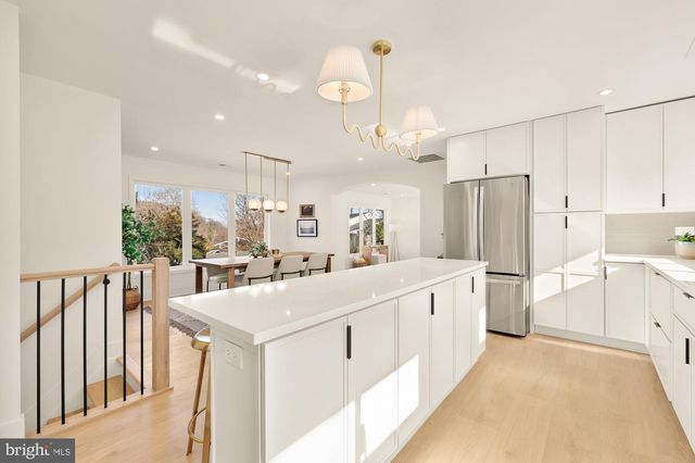 5512 FISKE PL, Alexandria, VA 22312