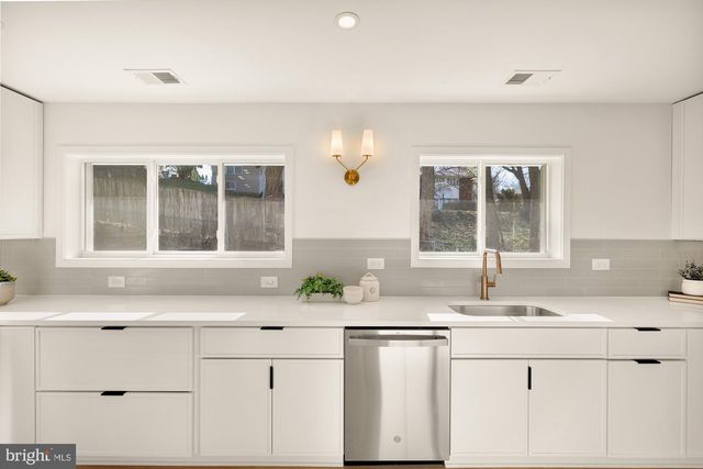 5512 FISKE PL, Alexandria, VA 22312