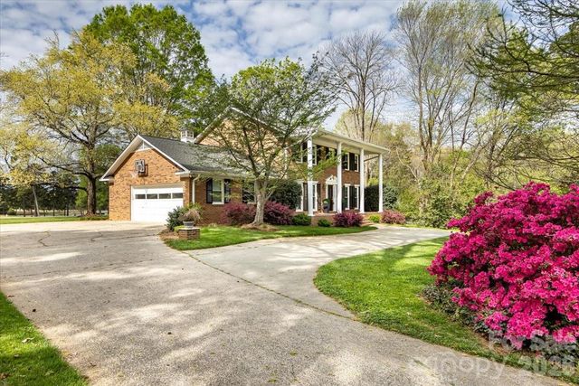 5918 Foxcrest Drive, Mint Hill, NC 28227