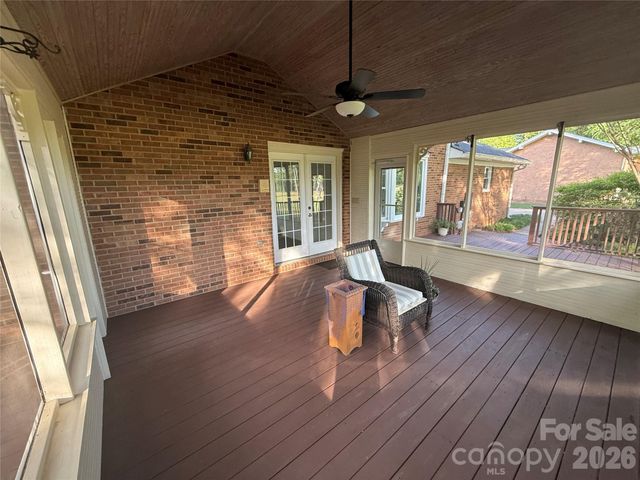 5918 Foxcrest Drive, Mint Hill, NC 28227