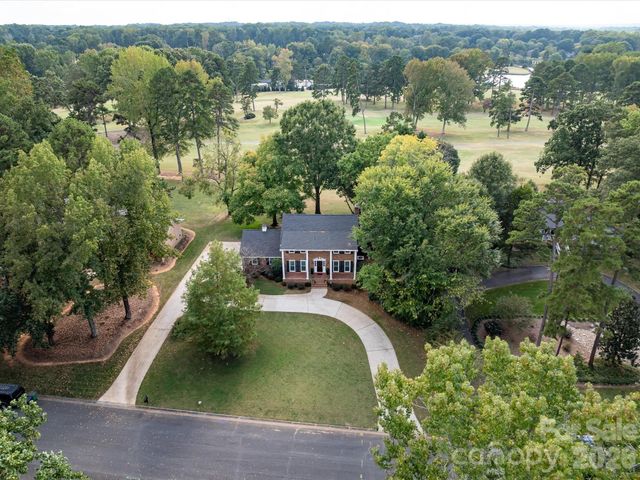 5918 Foxcrest Drive, Mint Hill, NC 28227