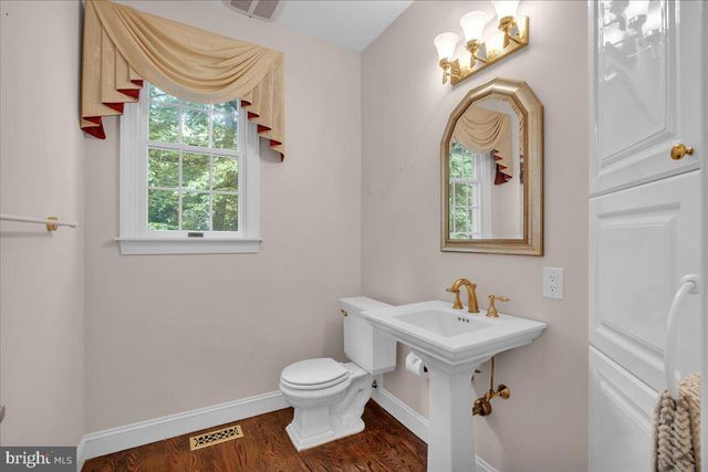 6 PINE ACRES DR, Medford, NJ 08055