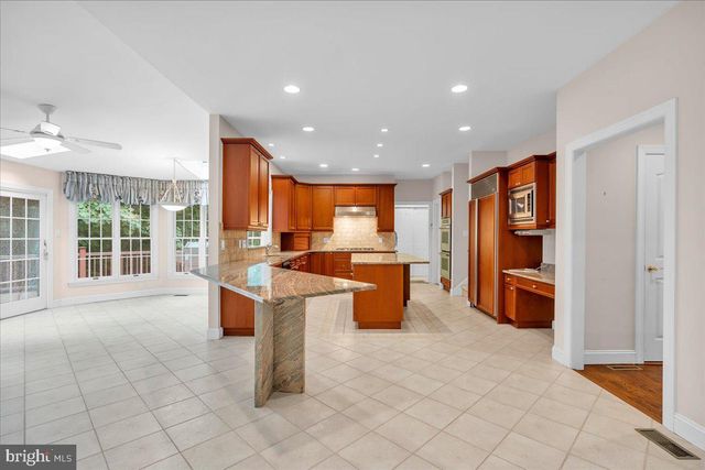 6 PINE ACRES DR, Medford, NJ 08055