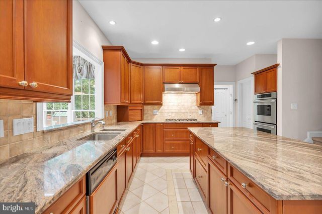 6 PINE ACRES DR, Medford, NJ 08055