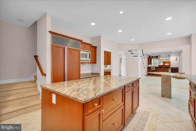 6 PINE ACRES DR, Medford, NJ 08055