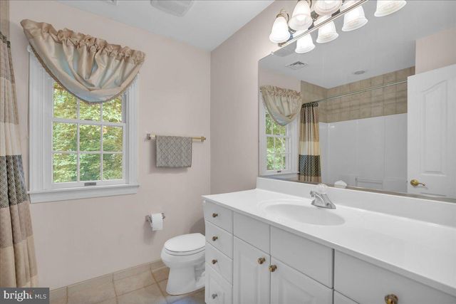 6 PINE ACRES DR, Medford, NJ 08055