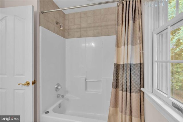 6 PINE ACRES DR, Medford, NJ 08055