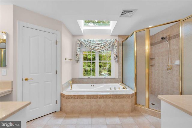 6 PINE ACRES DR, Medford, NJ 08055