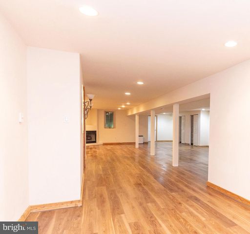 6 PINE ACRES DR, Medford, NJ 08055