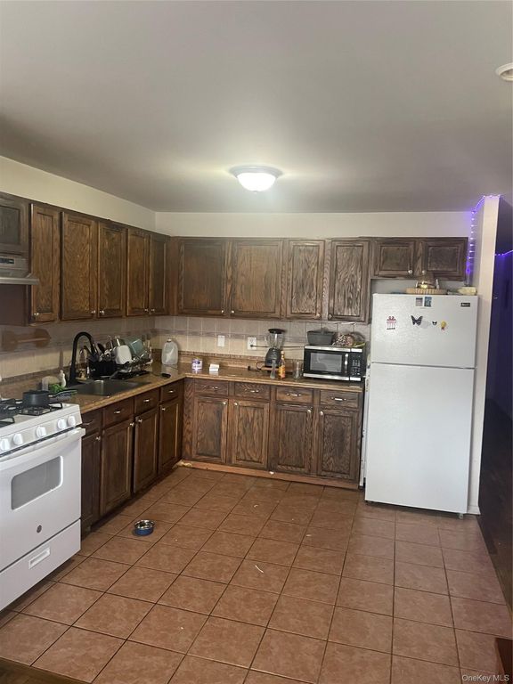431 Turneur Avenue, Bronx, NY 10473 — photo 5