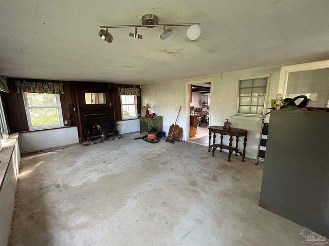 531 Chadwick St, Pensacola, FL 32503