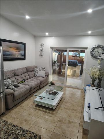 10358 NW 128th Ter, Hialeah Gardens, FL 33018