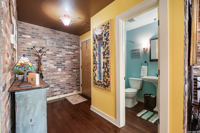 901 N Upper Broadway St Apt 201, Corpus Christi, TX 78401