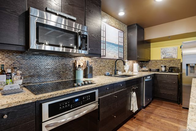 901 N Upper Broadway St Apt 201, Corpus Christi, TX 78401