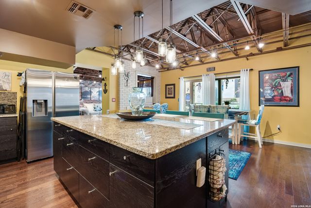 901 N Upper Broadway St Apt 201, Corpus Christi, TX 78401