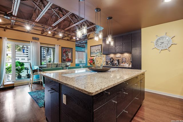 901 N Upper Broadway St Apt 201, Corpus Christi, TX 78401