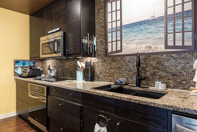 901 N Upper Broadway St Apt 201, Corpus Christi, TX 78401