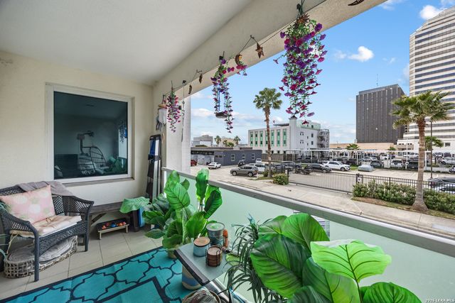 901 N Upper Broadway St Apt 201, Corpus Christi, TX 78401