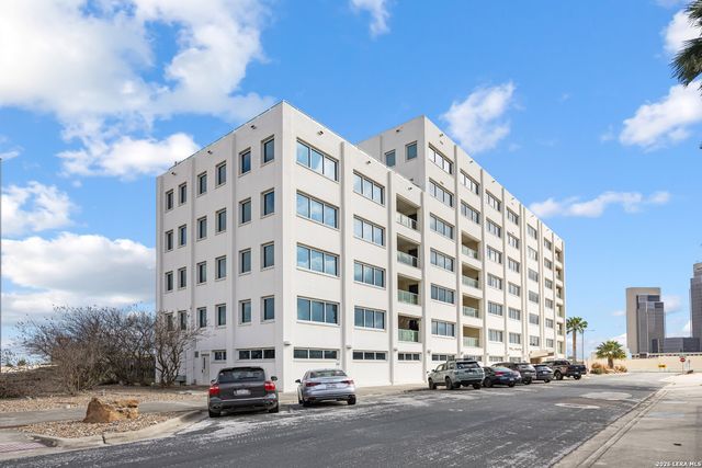 901 N Upper Broadway St Apt 201, Corpus Christi, TX 78401