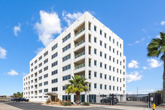 901 N Upper Broadway St Apt 201, Corpus Christi, TX 78401