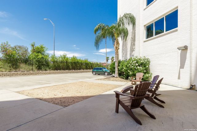 901 N Upper Broadway St Apt 201, Corpus Christi, TX 78401