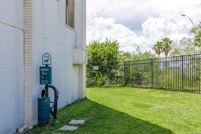 901 N Upper Broadway St Apt 201, Corpus Christi, TX 78401