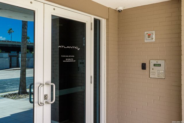 901 N Upper Broadway St Apt 201, Corpus Christi, TX 78401