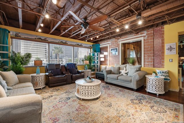 901 N Upper Broadway St Apt 201, Corpus Christi, TX 78401