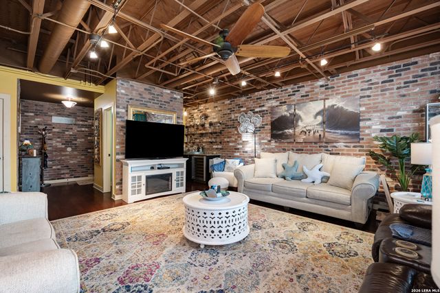 901 N Upper Broadway St Apt 201, Corpus Christi, TX 78401