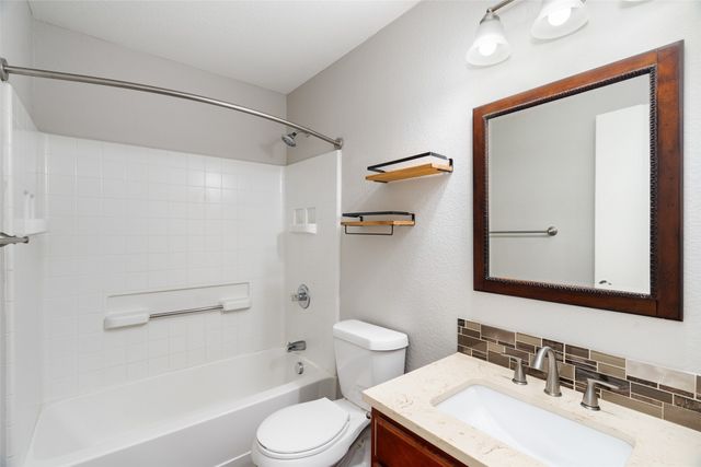 1624 Lionheart Drive, Little Elm, TX 75036