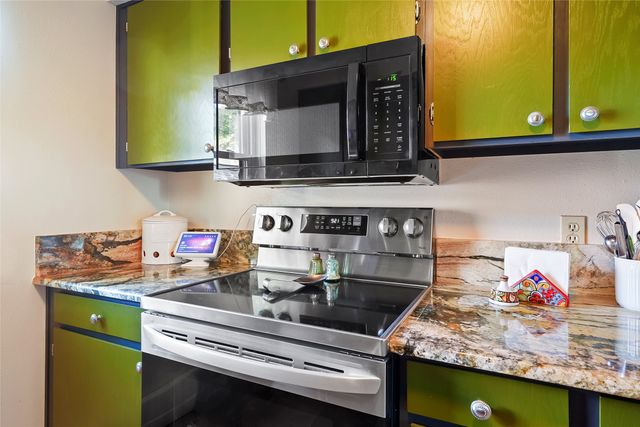 1300 Iris Street 101, Los Alamos, NM 87544