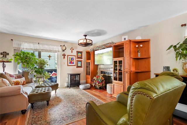 1300 Iris Street 101, Los Alamos, NM 87544