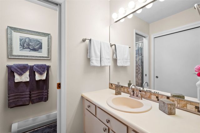 1300 Iris Street 101, Los Alamos, NM 87544