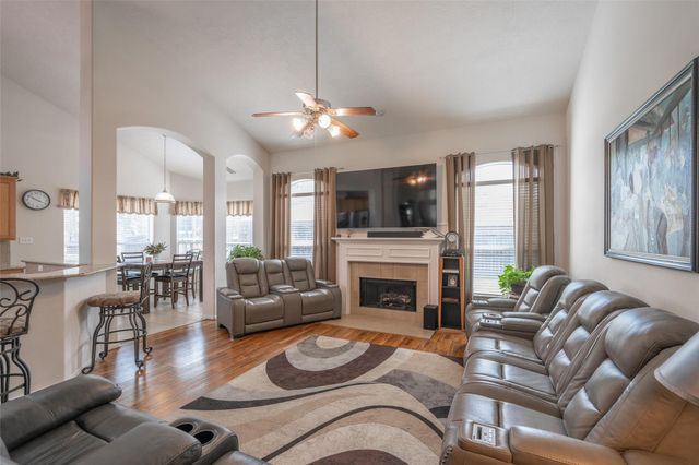 17718 Barker Bluff Lane, Cypress, TX 77433