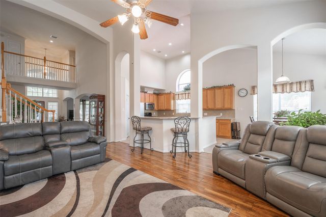 17718 Barker Bluff Lane, Cypress, TX 77433