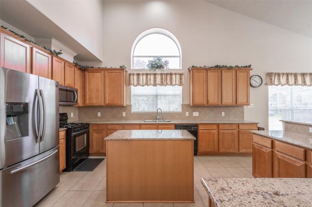 17718 Barker Bluff Lane, Cypress, TX 77433