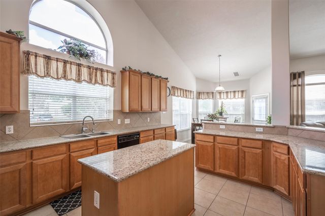 17718 Barker Bluff Lane, Cypress, TX 77433