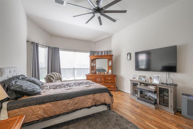 17718 Barker Bluff Lane, Cypress, TX 77433