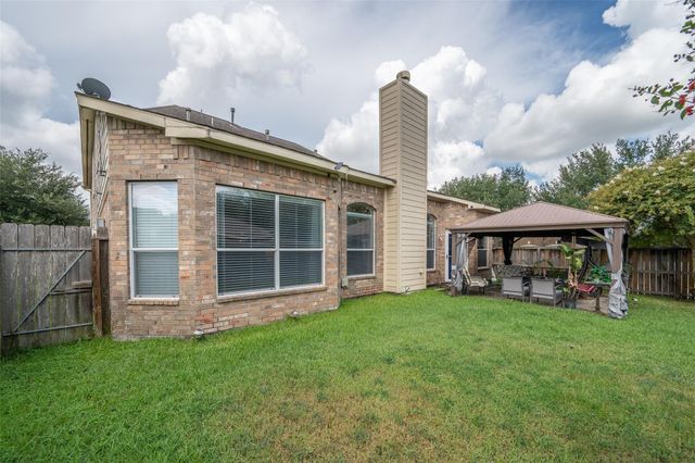 17718 Barker Bluff Lane, Cypress, TX 77433