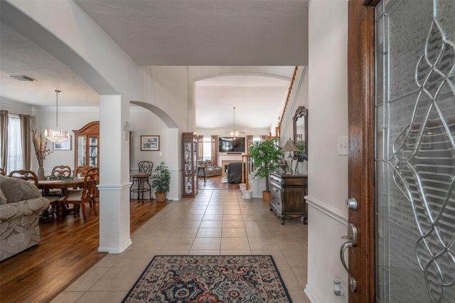 17718 Barker Bluff Lane, Cypress, TX 77433