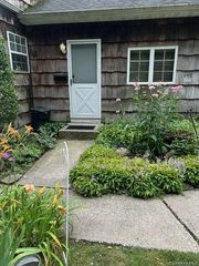 39 Wenwood Drive, Hauppauge, NY 11788