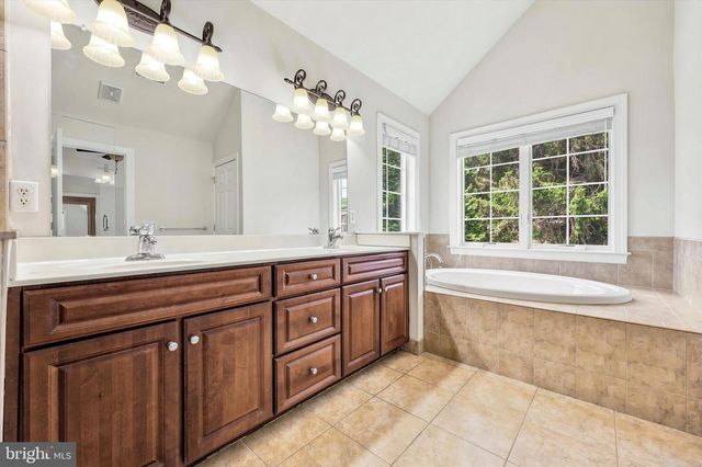 1008 PLYMOUTH RD, Plymouth Meeting, PA 19462